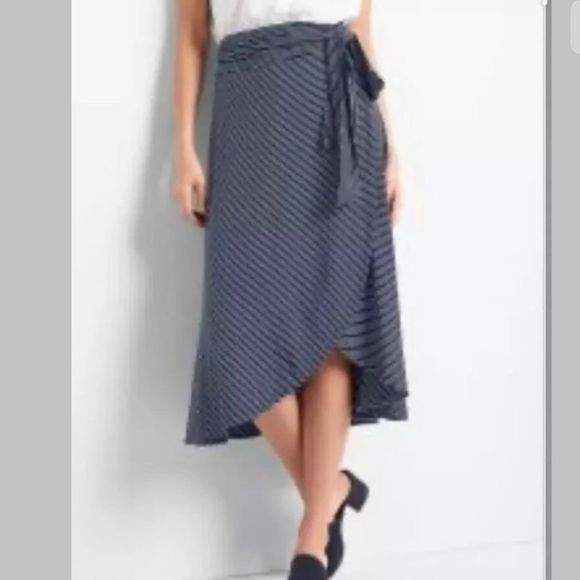 GAP Striped Softspun Wrap Skirt - Picture 5 of 5